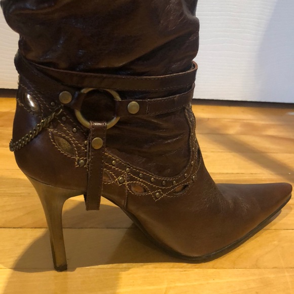 Italian lethear heeled boots brown and gold details - Picture 4 of 4